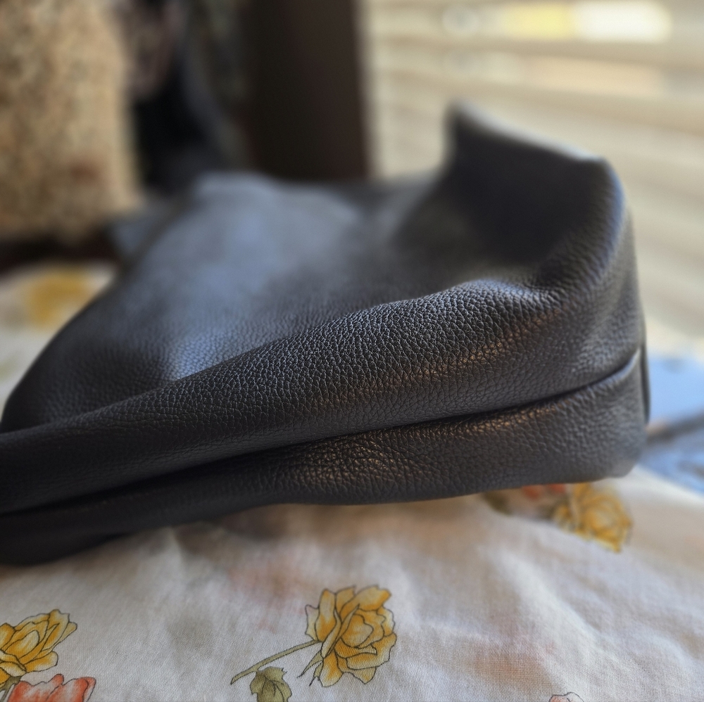 Dooney & Bourke Derby Florentine Black Pebbled Leather Hobo Bag - Picture 8 of 16